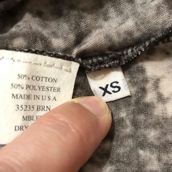 Mandy Moore Mblem S/S Sheer Burnout Open-Front Top - Picture 12 of 14